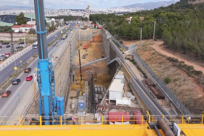 Γραμμή 4: Σήραγγα 520 μέτρων κάτω από το Γαλάτσι